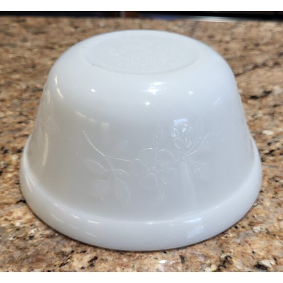 Federal Apple Blossom Small Nesting Mixing Bowl White Milk Glass - Picture 11 of 13